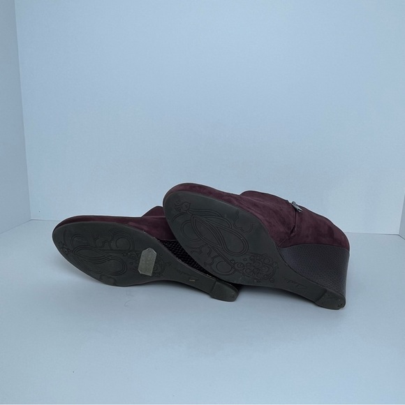 Clarks Artisan Burgundy Ankle Wedge size 7.5 - Picture 6 of 7